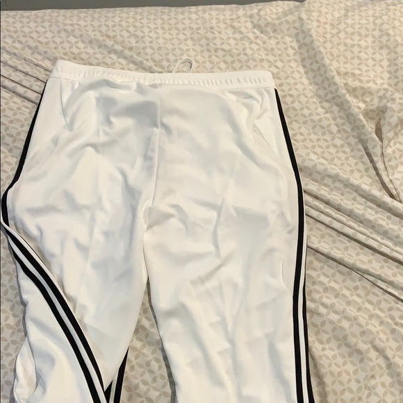 Climate cool Addis’s joggers - Picture 2 of 5